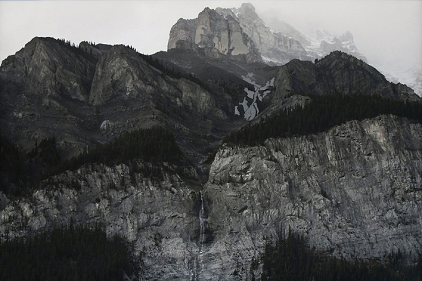 http://www.forum.mirunadragan.com/files/gimgs/th-12_TheMountainsAreMirrors7.jpg