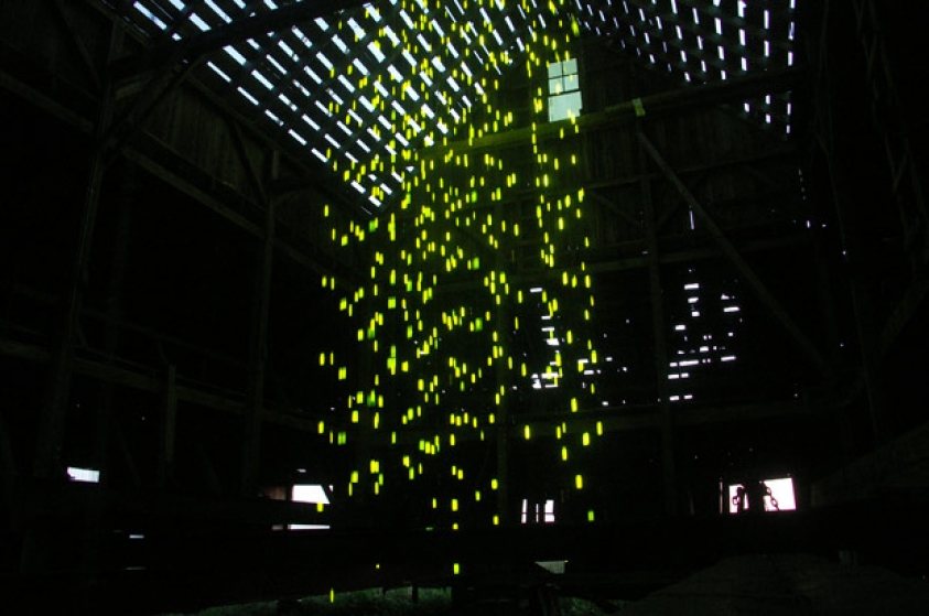 http://www.forum.mirunadragan.com/files/gimgs/th-22_LoveFromAbove_instal1-web.jpg