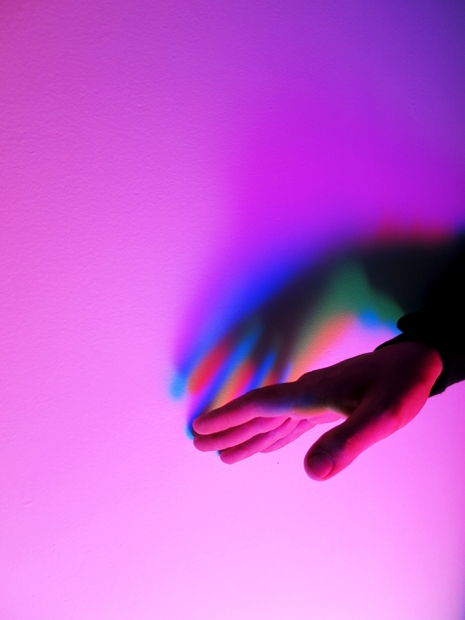 http://www.forum.mirunadragan.com/files/gimgs/th-28_GGallery_RGBHand_site.jpg